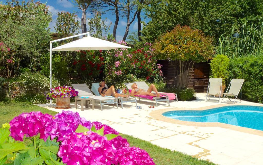 Hôtel La Manzanera à Roquefort-les-Pins Extérieur photo